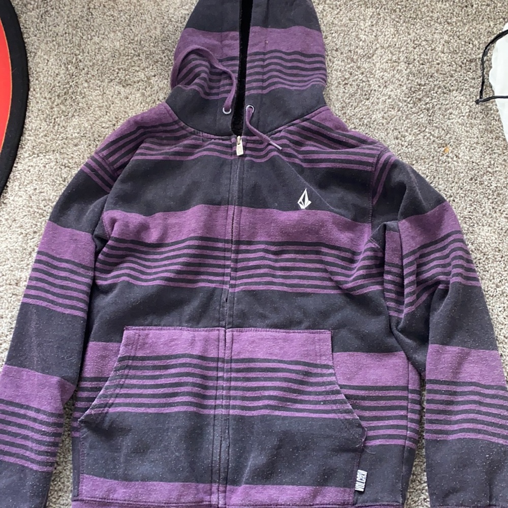 Volcom - Picture 2 of 5